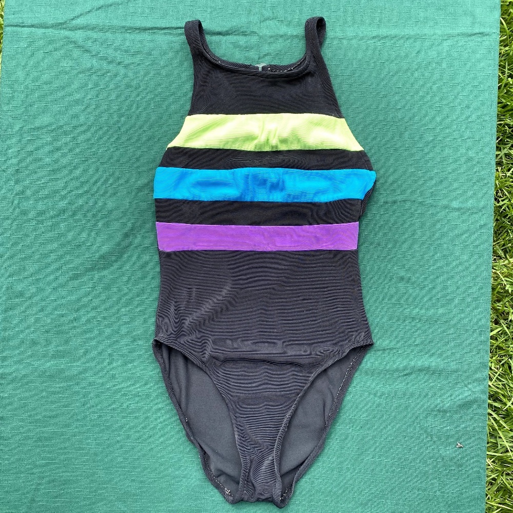 High-Hip Vintage One-Piece Swimsuit